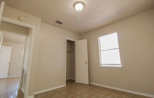 3 beds, 1 bath, $1,395