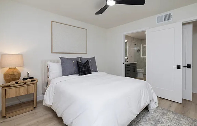 1 bed, 1 bath, $2,100, Unit # 1043