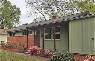 3 Bedroom, 2 Bath Ranch located in Guilford Hills!!