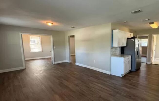 3 beds, 2 baths, $1,750