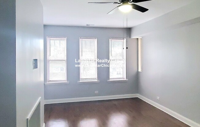 4454 N Sheridan Rd 3