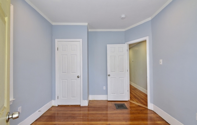 3 beds, 1 bath, 1,175 sqft, $3,100, Unit 2