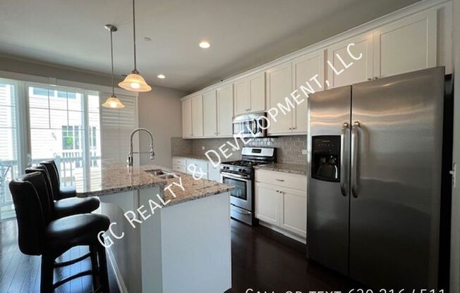54 LAKEVIEW PL