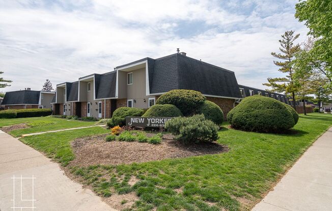 2 beds, 1.5 baths, $1,425, Unit 393 E Buttles Ave Apt. H