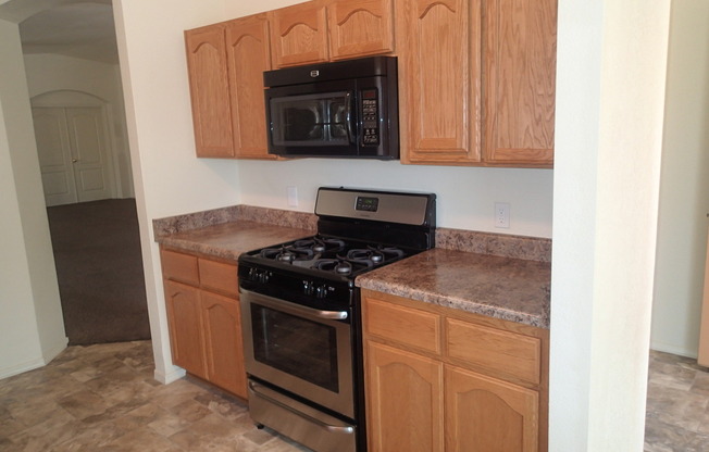 3 beds, 2 baths, $1,350