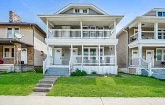 764-766 Kelton Ave
