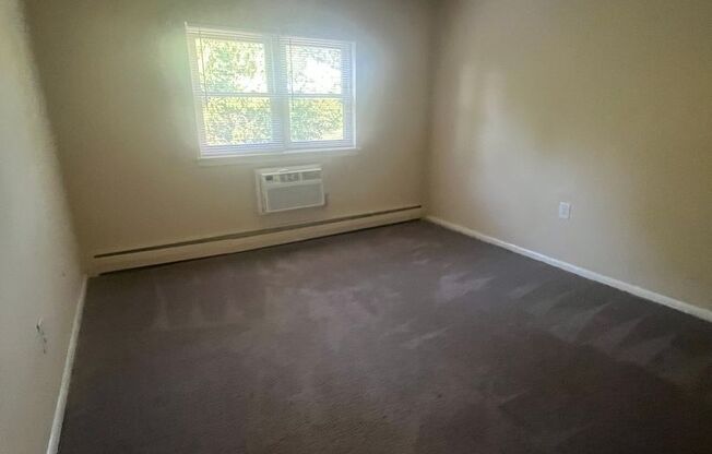 1 bed, 1 bath, 550 sqft, $1,300, Unit C311