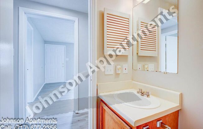 2 beds, 1 bath, 900 sqft, $1,095, Unit 1863 Johnson Rd