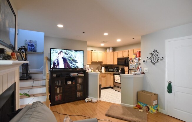 1 bed, 1.5 baths, 742 sqft, $2,500, Unit E108