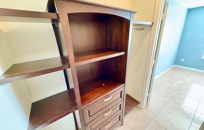 1 bed, 1 bath, 650 sqft, $1,270, Unit 2550 N. Alafaya Trail 6207