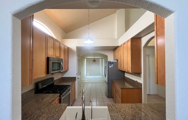 3 beds, 3 baths, $2,600