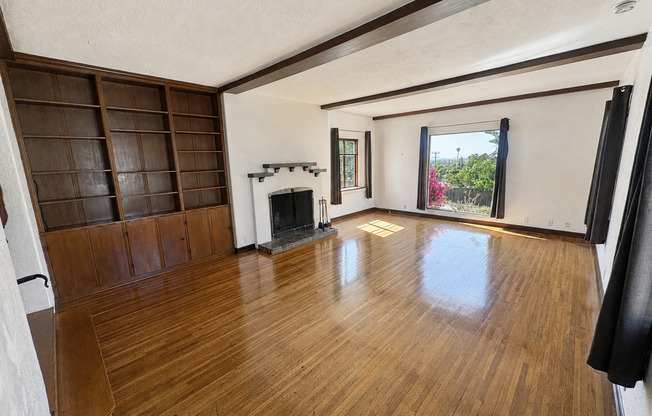Gorgeous Ventura Home- Great Character, Private Pool, Private Setting