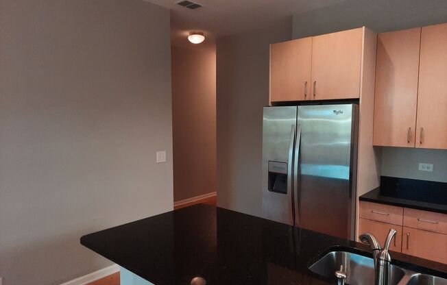 2 beds, 2 baths, $2,800, Unit 3N