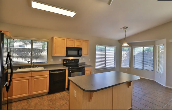 Spacious 4-Bedroom Home in North Phoenix