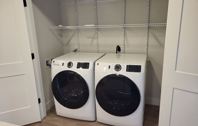 Studio, 1 bath, 657 sqft, $1,915, Unit #303