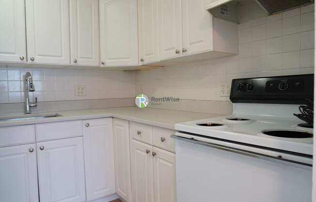 11 Embassy Rd, Brighton MA 04