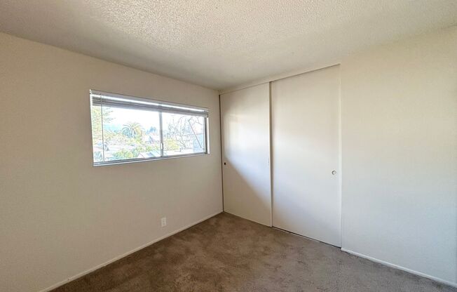 2 beds, 1 bath, $2,600, Unit 203