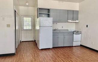 Studio, 1 bath, 400 sqft, $830, Unit 203