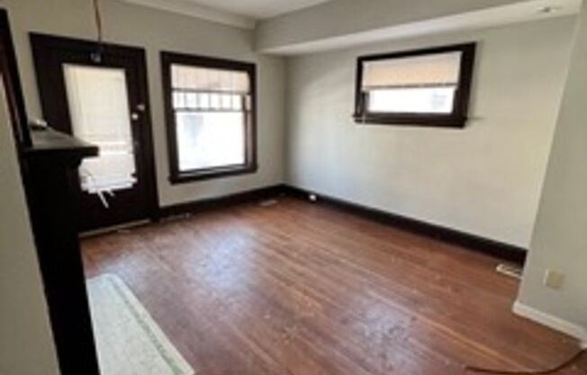 2048 W 98th