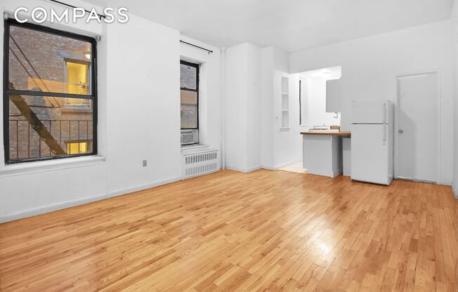 102 W 80 ST