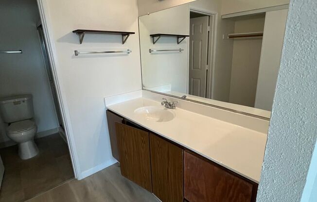351 - 127/133/139 Rancho Dr
