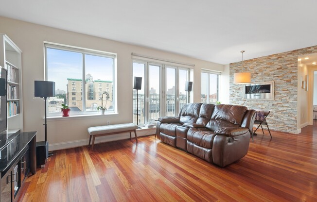603 W 148 ST