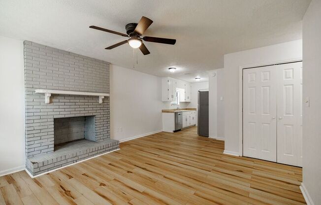 1182 WHIT DAVIS RD