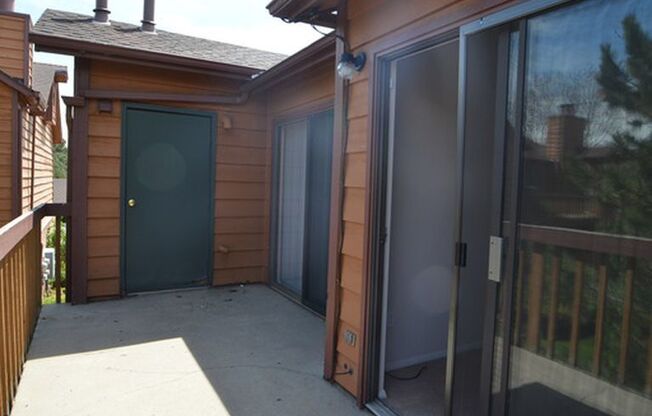 $500 OFF MOVE IN SPECIAL-  2BD/2BA with in unit washer/dryer