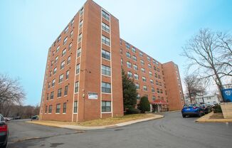 Newly Renovated 1 BR/1 A Condo in Petworth, DC!