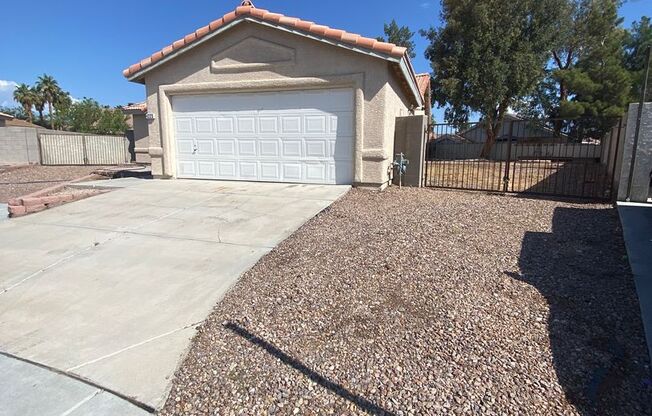 AMERICANA Property Mgmt - 1 story, 4 Beds house with large yard in NLV