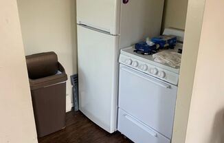 Studio, 1 bath, 375 sqft, $725, Unit 18