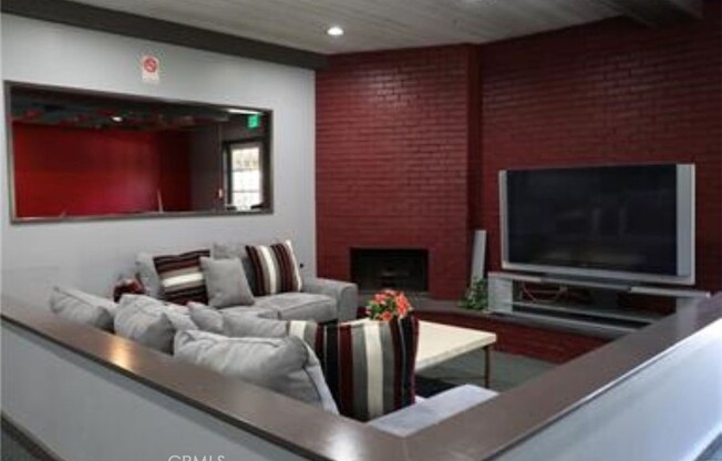 1 bed, 1 bath, 599 sqft, $2,200