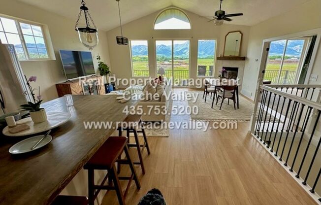 Gorgeous 4 bedroom home with views in Hyrum!