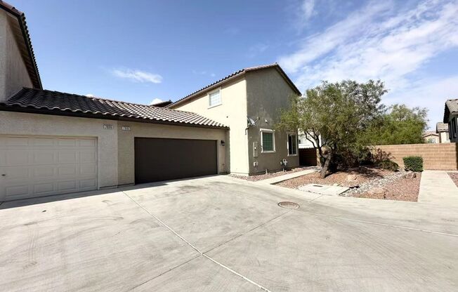 Charming 3-Bed Home with Loft in Centennial Hills