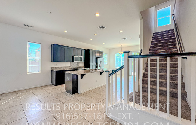 Gorgeous luxury Home! Great price! Spacious 4 bedroom w/Loft