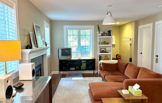 Charming Portsmouth Neighborhood 2 Story Home with Fully Fenced Yard
