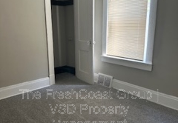 3434 E 105 ST