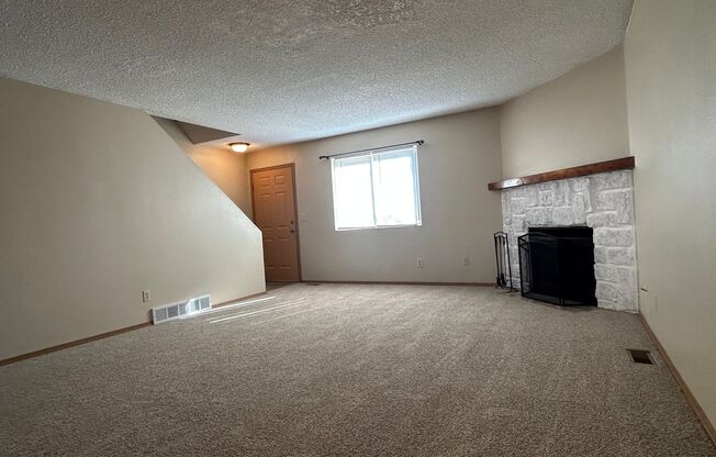 3 beds, 2 baths, $1,695