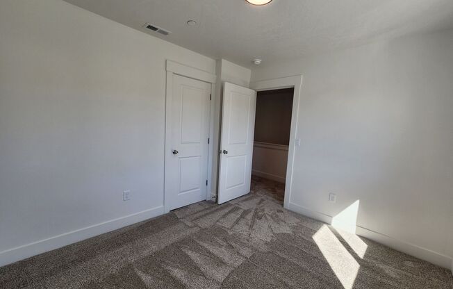 3 beds, 2.5 baths, $1,995, Unit A-101