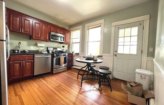 2 WYMAN PL