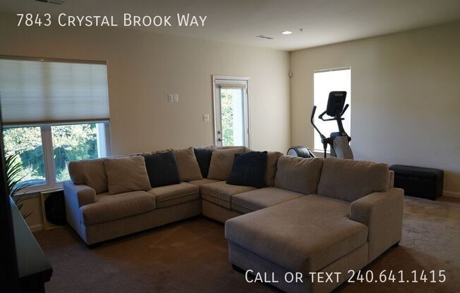 7843 CRYSTAL BRK WAY