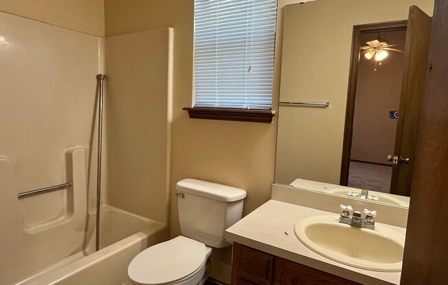 Cozy 3-Bed 2-Bath in Edmond