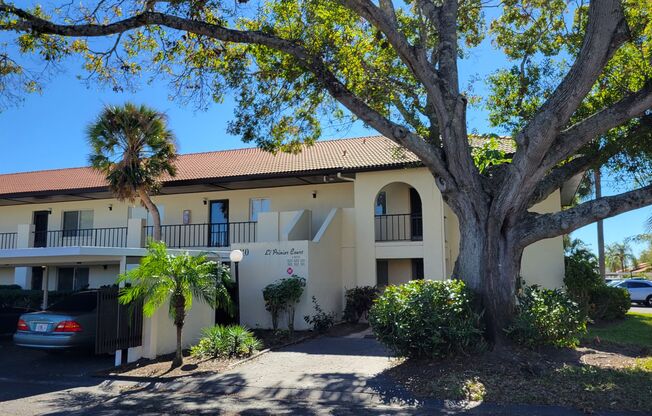 Annual turnkey furnished ground floor conod in 55+ Community in Sarasota