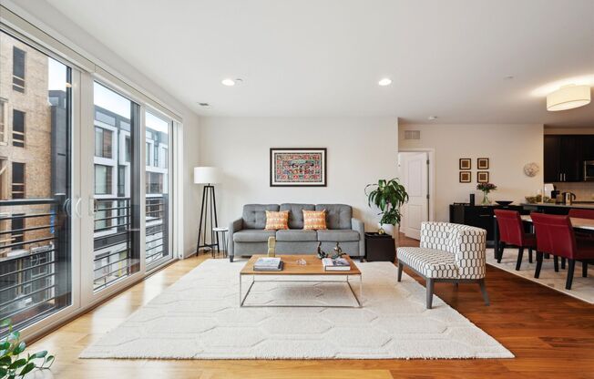 Two Bed Graduate Hospital Condo