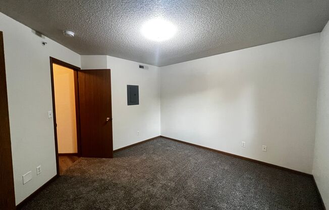 2 beds, 1 bath, $1,125