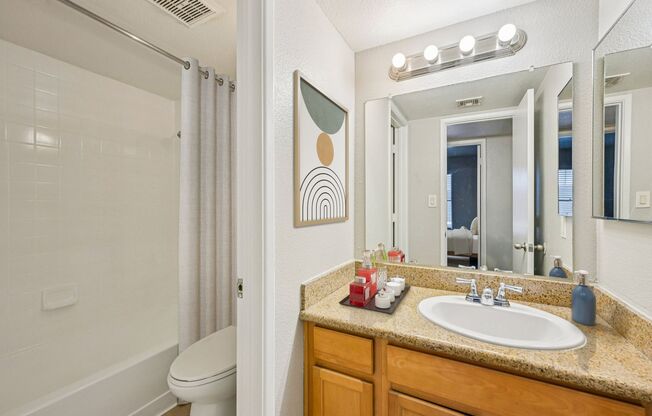 3 beds, 2 baths, 1,140 sqft, $1,649, Unit 2050