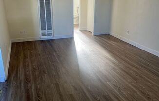 1 bed, 1 bath, $2,125, Unit 07