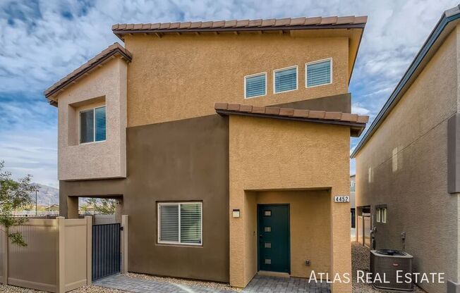 4452 SAPPHIRE MOON AVE