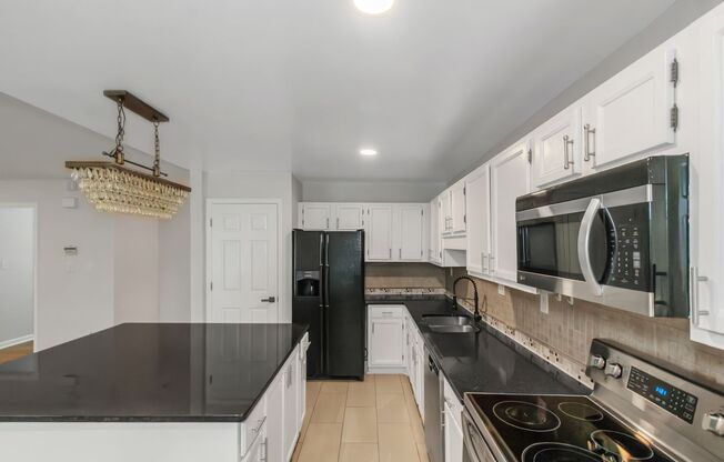 3 beds, 2 baths, $2,800