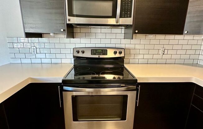 1 bed, 1 bath, $2,100, Unit UNIT H